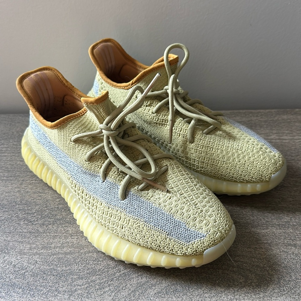 Yeezy 350 v2 marsh